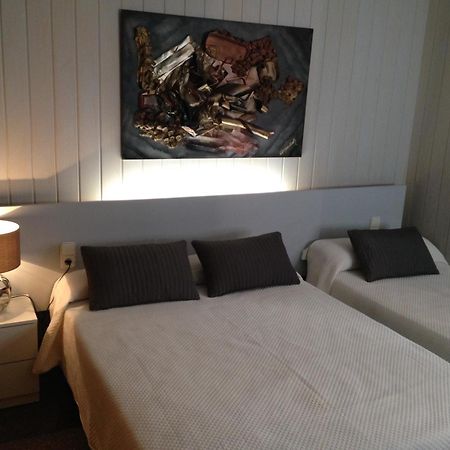 Hostal Sant Marti Puig-reig Bagian luar foto