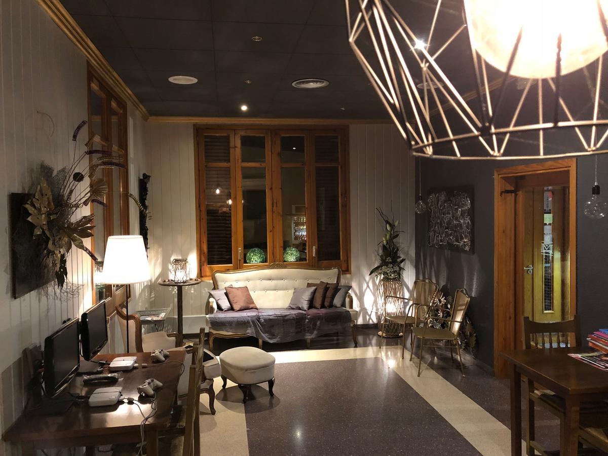 Hostal Sant Marti Puig-reig Bagian luar foto